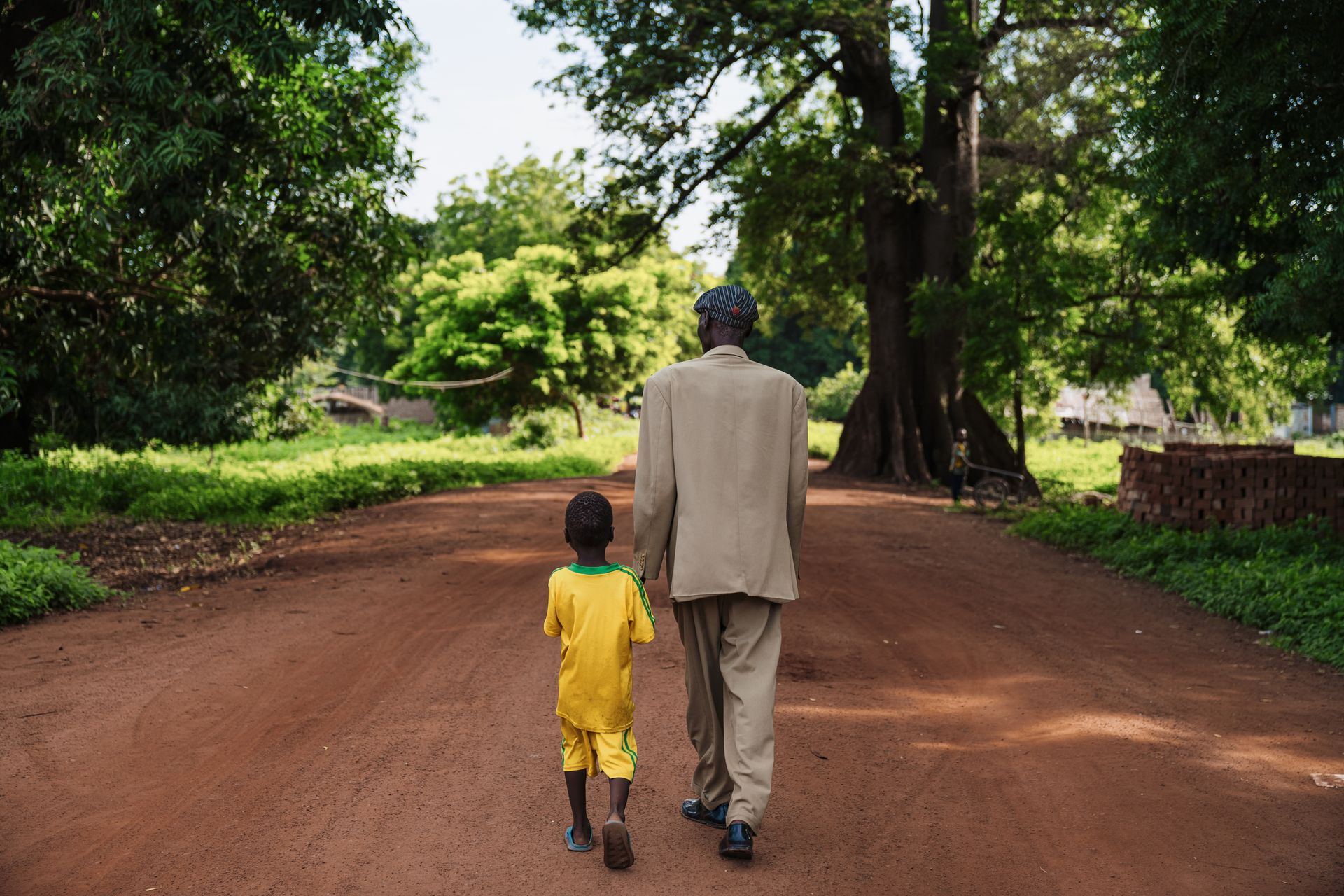 photo-4-succession-father-son_1